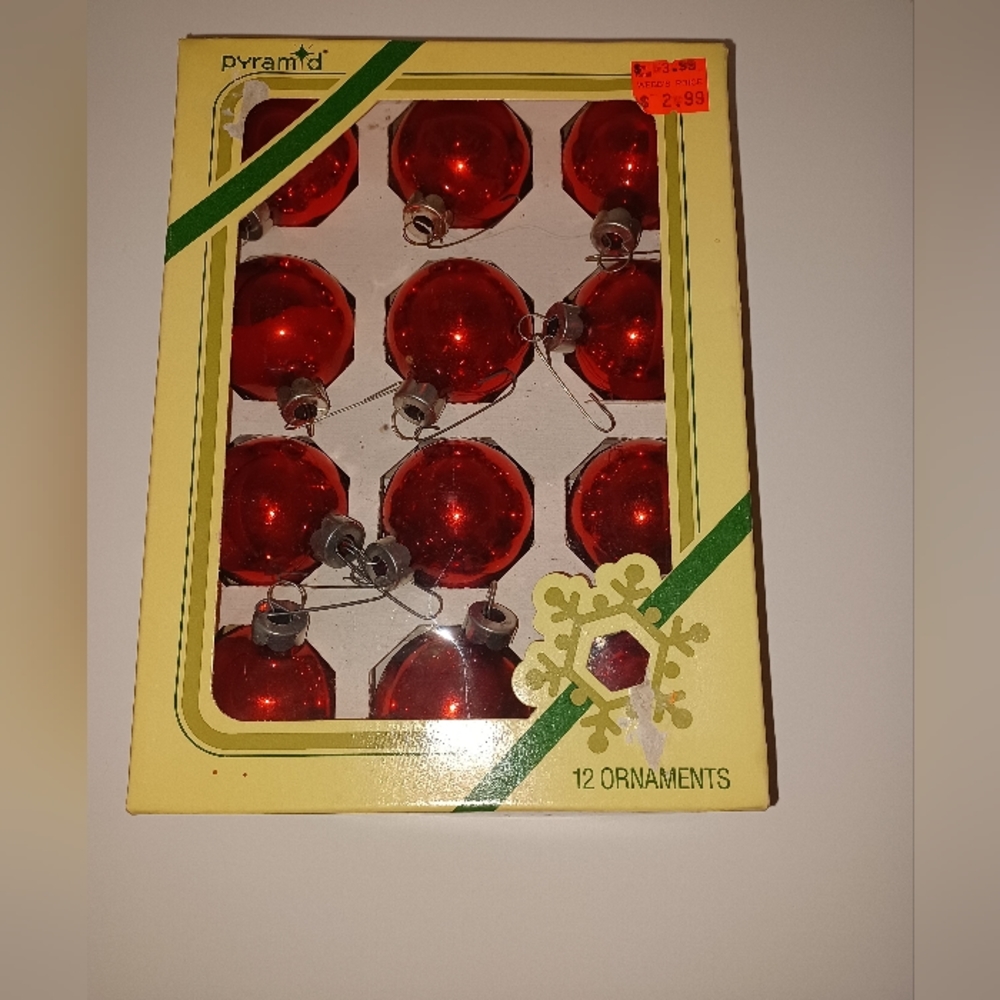 Pyramid decorative ornaments for Valentines and Christmas tree's